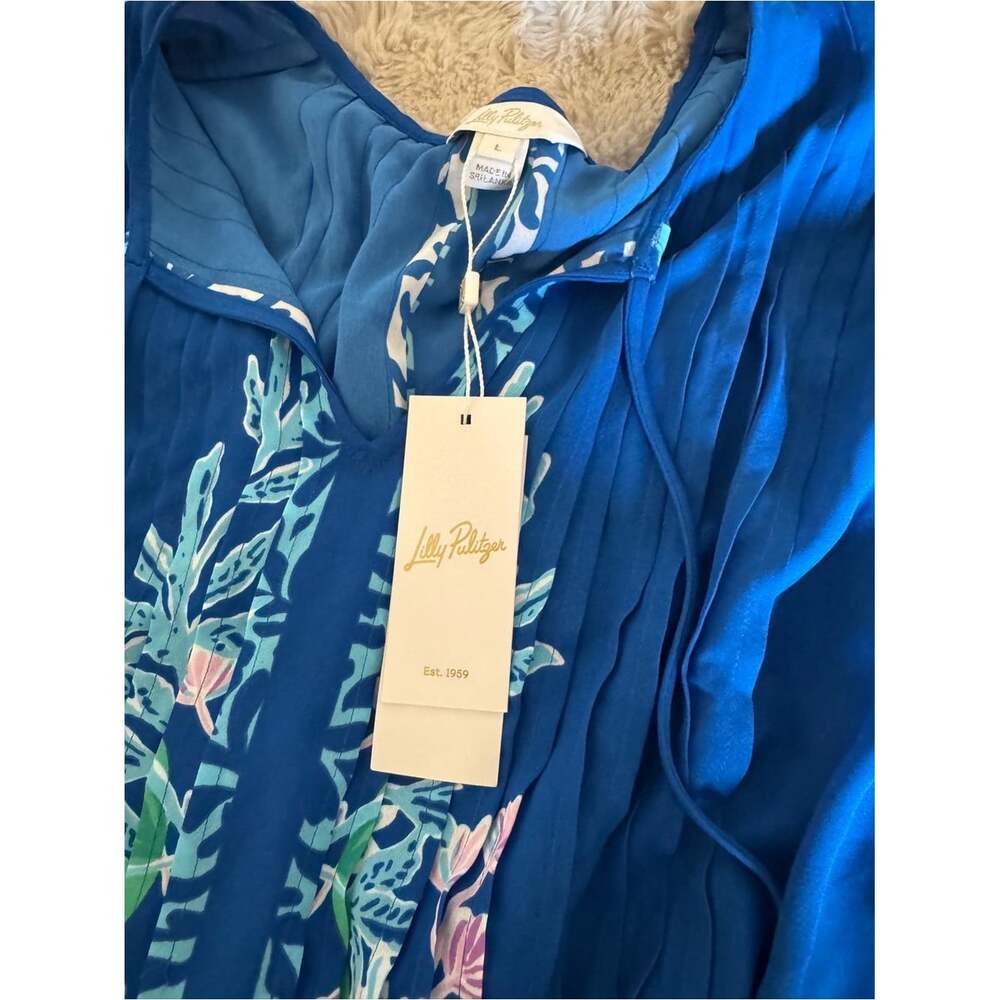 Lilly Pulitzer Royal Blue Floral V-Neck Pleated Blouse - Picture 5 of 6